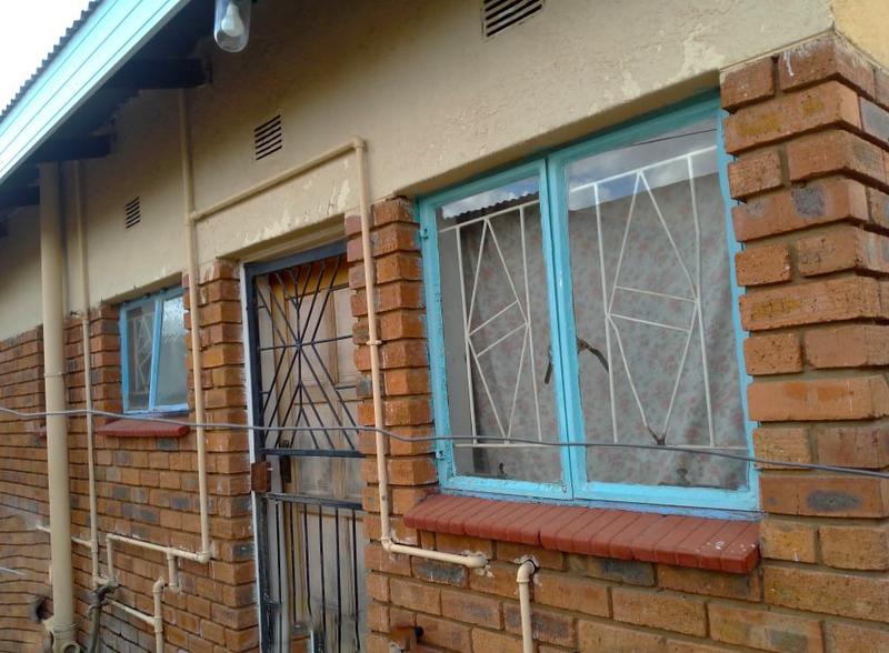 2 Bedroom Property for Sale in Galeshewe Village Northern Cape